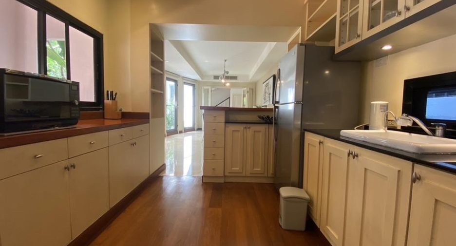 For rent 3 ベッドルーム house in Yan Nawa, Bangkok