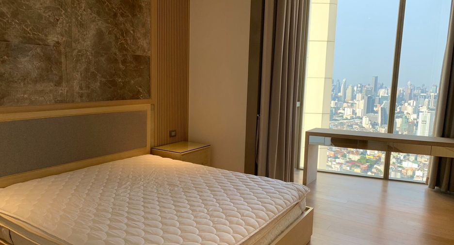 For rent 4 bedrooms condo in Khlong San, Bangkok