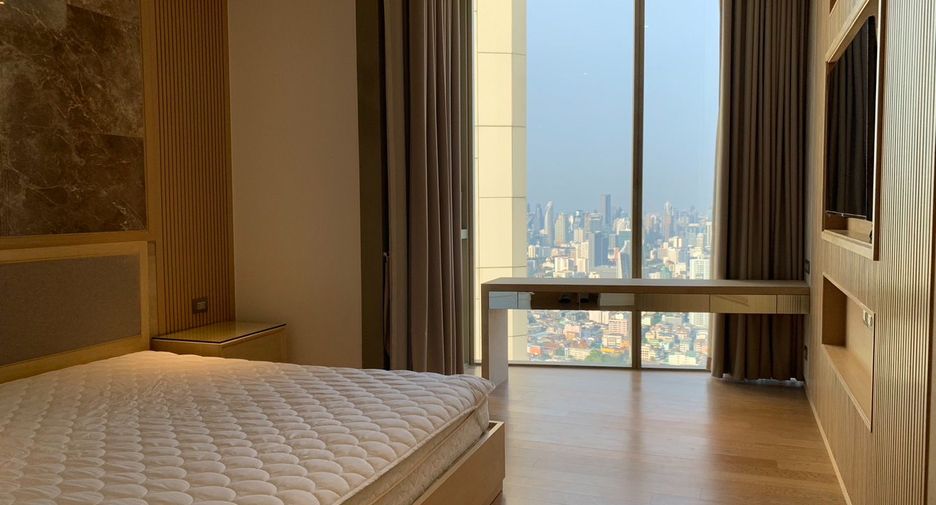 For rent 4 bedrooms condo in Khlong San, Bangkok