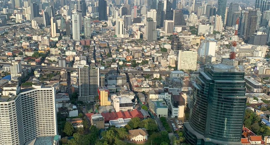 For rent 4 bedrooms condo in Khlong San, Bangkok