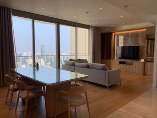 For rent 4 bedrooms condo in Khlong San, Bangkok