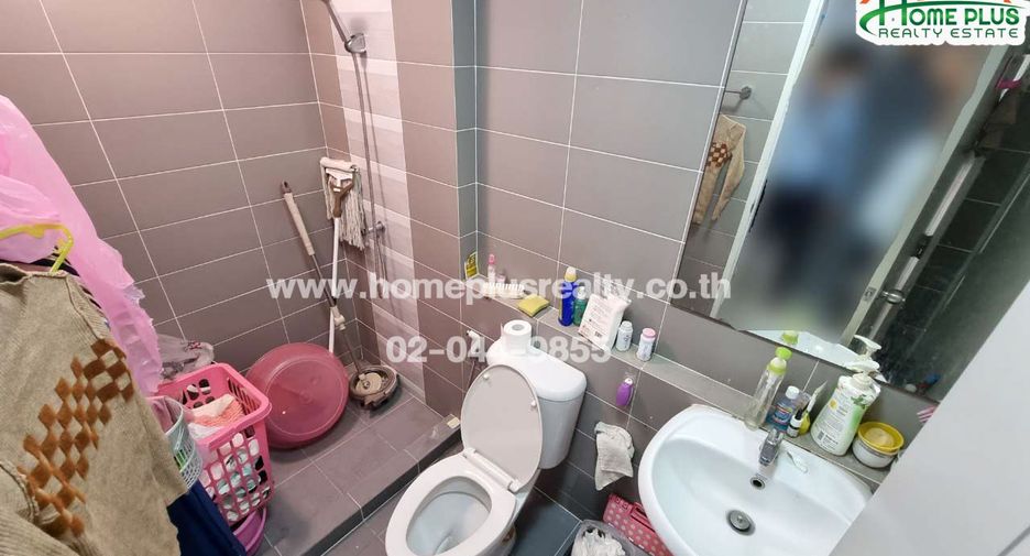 Casa adosada en venta de 3 habitaciones en Lat Krabang, Bangkok