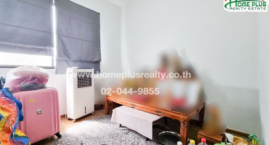 Casa adosada en venta de 3 habitaciones en Lat Krabang, Bangkok