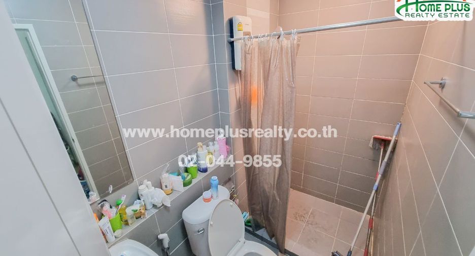 Casa adosada en venta de 3 habitaciones en Lat Krabang, Bangkok