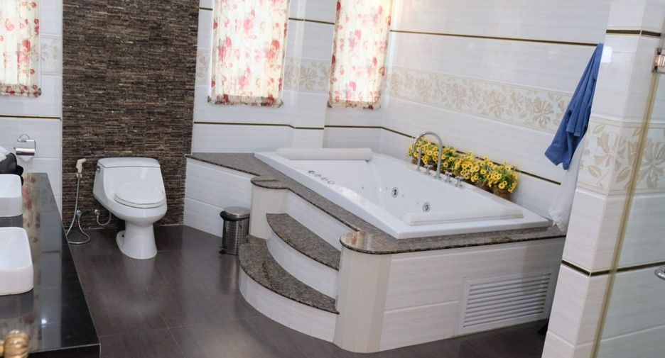 For sale 6 bedrooms house in Bang Lamung, Chonburi
