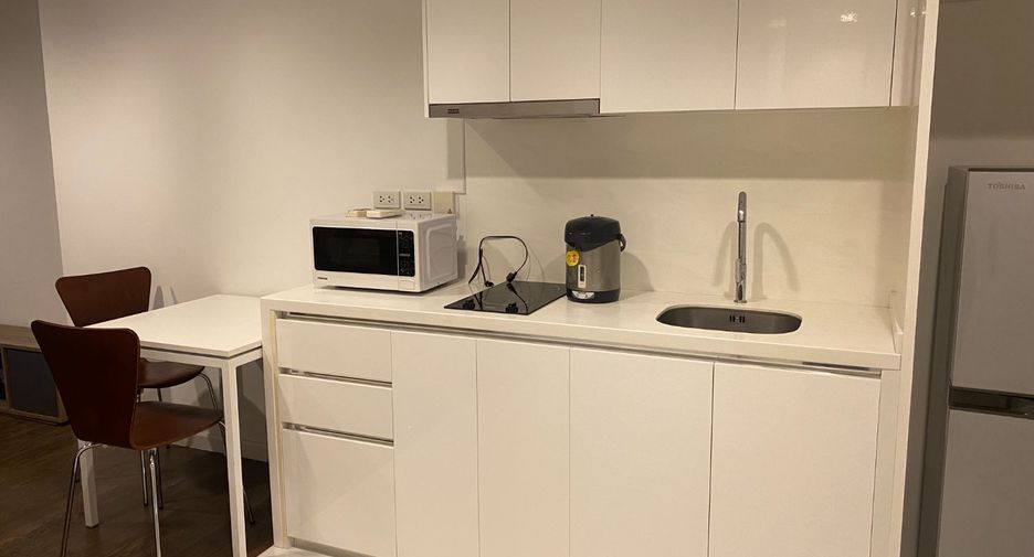 For rent 1 bed condo in Sathon, Bangkok