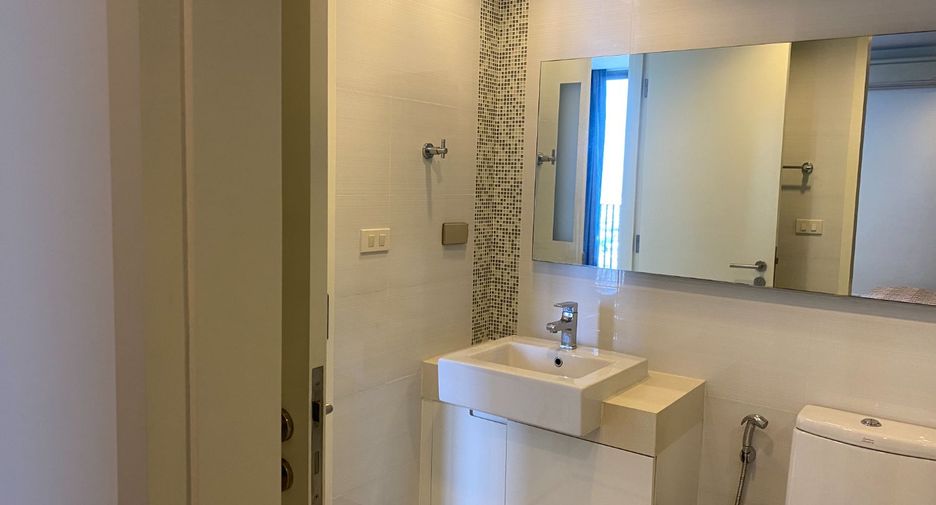 For rent 1 bed condo in Sathon, Bangkok
