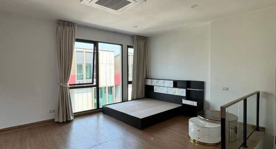 For rent 2 bedrooms house in Suan Luang, Bangkok