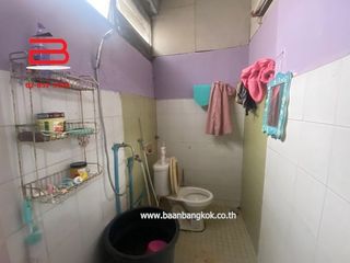 出售 8 卧室 商业空间 在 Din Daeng, 曼谷