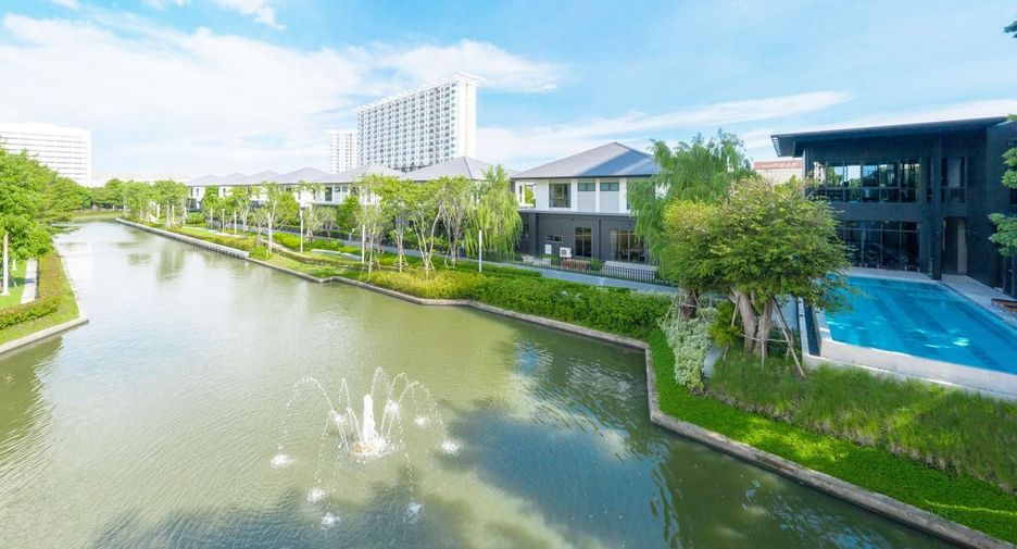 For sale 4 bedrooms house in Bang Na, Bangkok