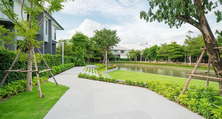 For sale 4 bedrooms house in Bang Na, Bangkok