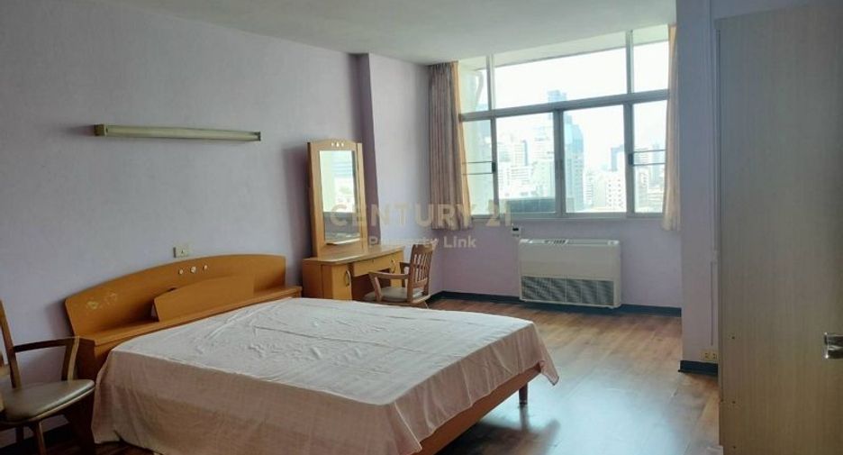 For sale 3 bedrooms condo in Khlong Toei, Bangkok