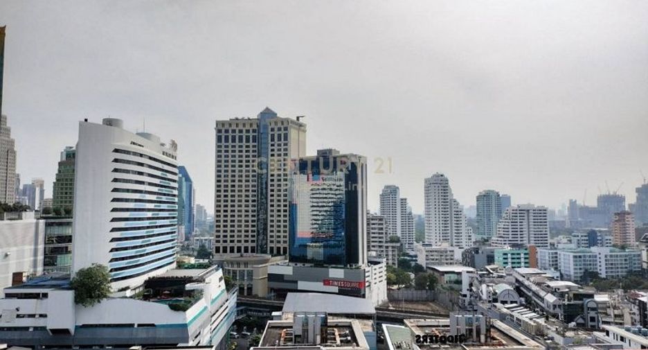 For sale 3 bedrooms condo in Khlong Toei, Bangkok