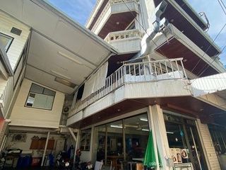 For sale 4 bedrooms retail Space in Phaya Thai, Bangkok