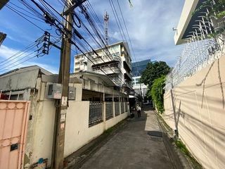 For sale 4 bedrooms retail Space in Phaya Thai, Bangkok