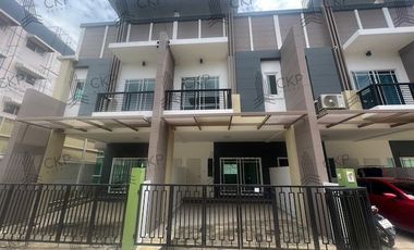 Casa adosada en venta de 3 habitaciones en Bang Bua Thong, Nonthaburi