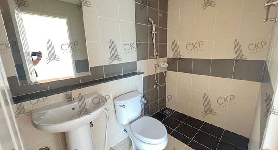Casa adosada en venta de 3 habitaciones en Bang Bua Thong, Nonthaburi