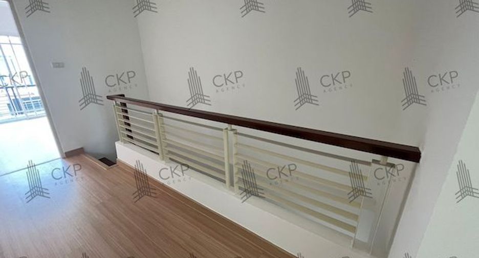 Casa adosada en venta de 3 habitaciones en Bang Bua Thong, Nonthaburi