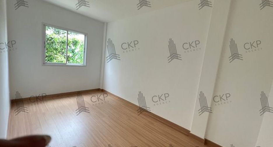 Casa adosada en venta de 3 habitaciones en Bang Bua Thong, Nonthaburi