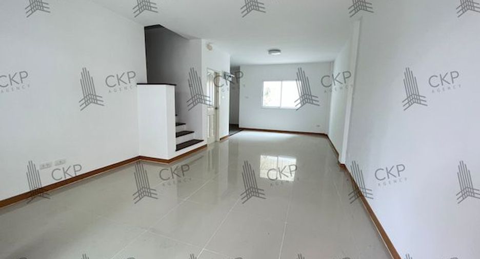 Casa adosada en venta de 3 habitaciones en Bang Bua Thong, Nonthaburi