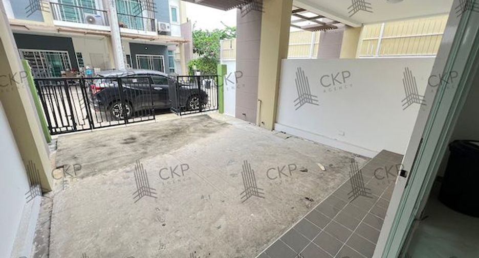 Casa adosada en venta de 3 habitaciones en Bang Bua Thong, Nonthaburi