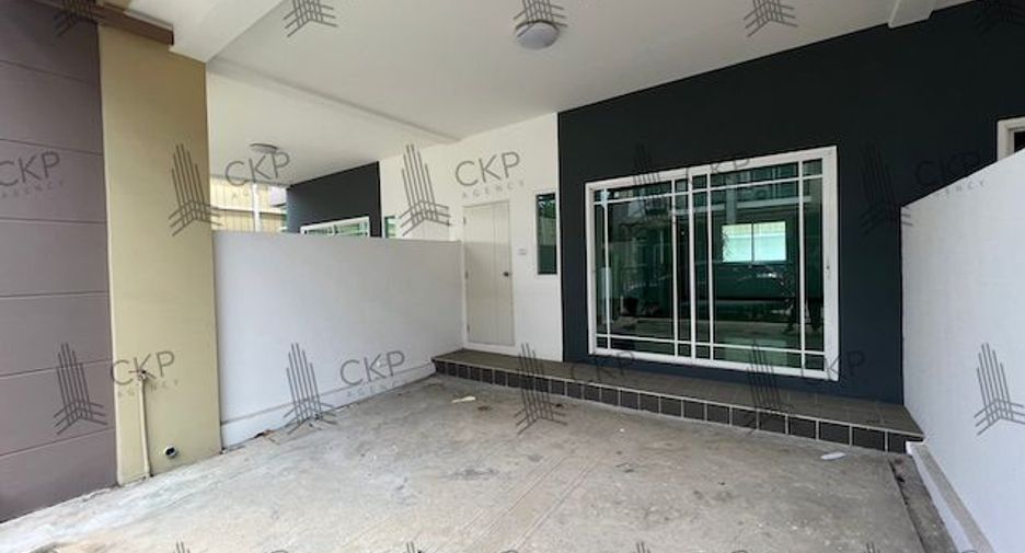Casa adosada en venta de 3 habitaciones en Bang Bua Thong, Nonthaburi