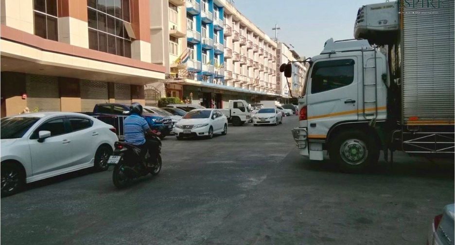 For sale 1 bed retail Space in Bang Na, Bangkok