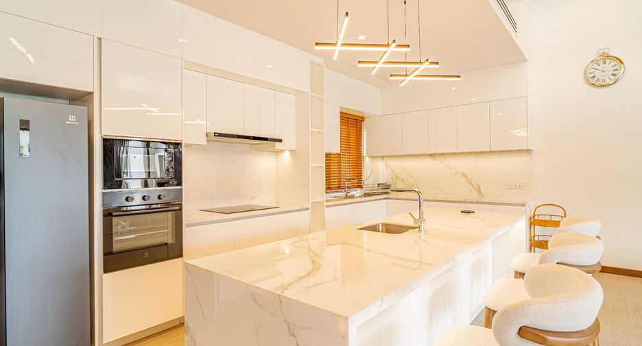 For sale 4 bedrooms villa in Thalang, Phuket