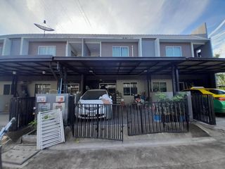 For sale 4 Beds townhouse in Lam Luk Ka, Pathum Thani