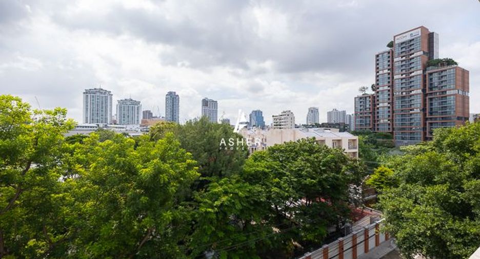 For rent and for sale 3 bedrooms condo in Khlong Toei, Bangkok