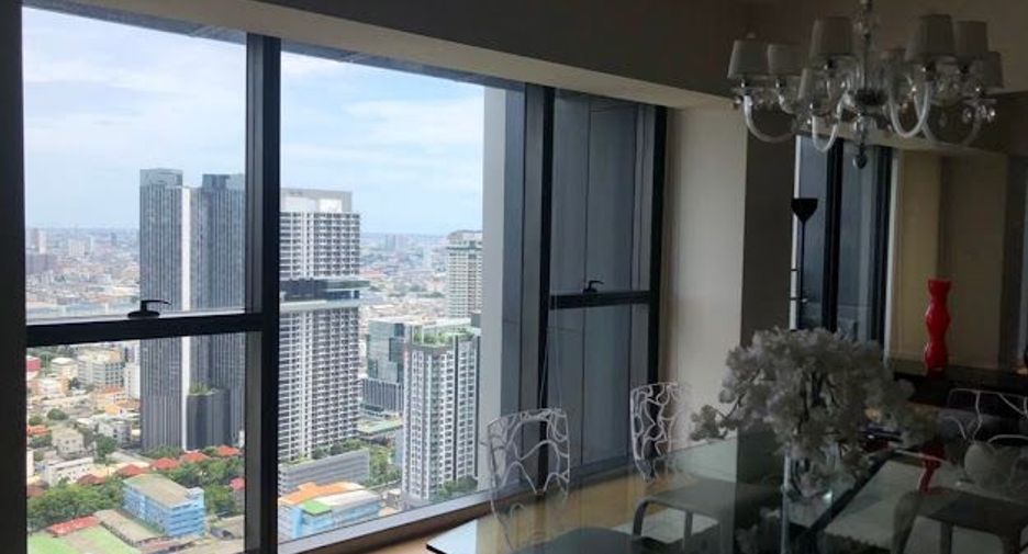 For rent 4 bedrooms condo in Sathon, Bangkok