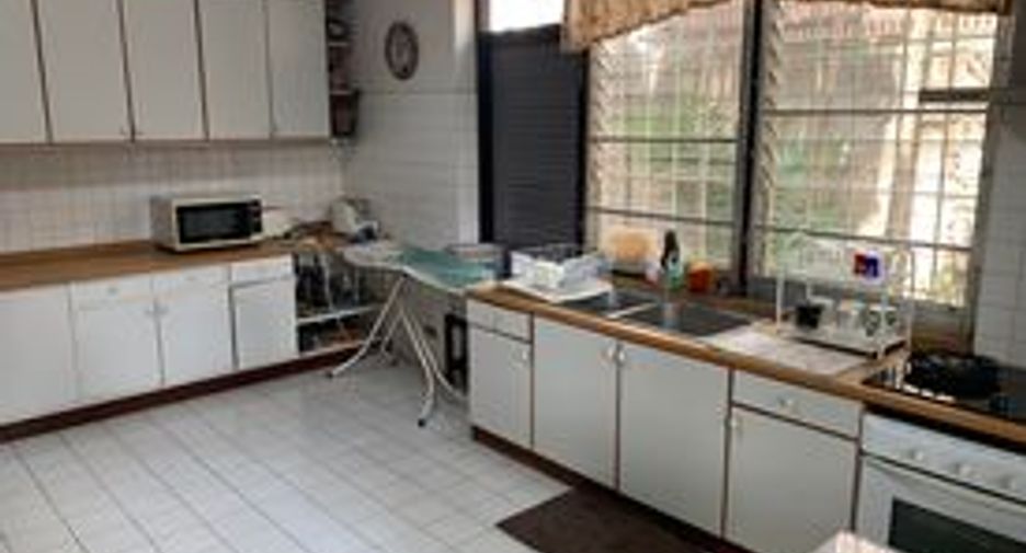 出租 3 卧室 独立屋 在 Watthana, 曼谷