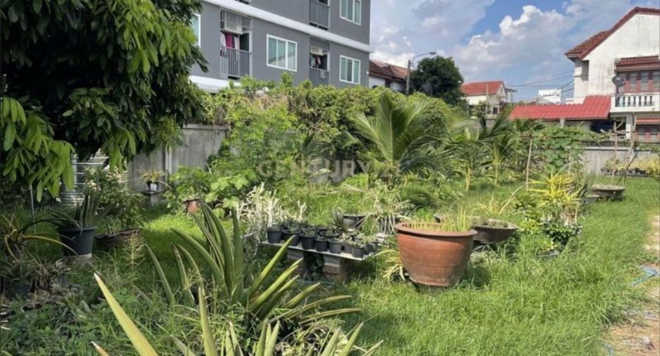 For rent and for sale land in Phra Khanong, Bangkok