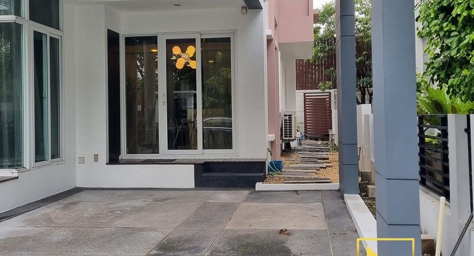 For sale 5 Beds house in Chatuchak, Bangkok