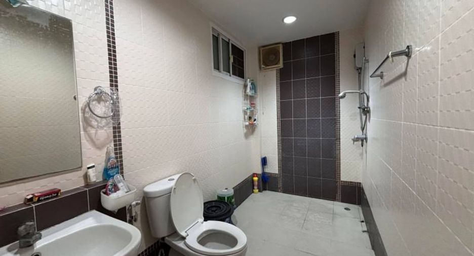 For sale 4 bedrooms house in Si Racha, Chonburi