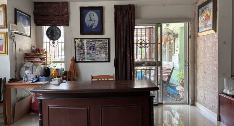 For sale 4 bedrooms house in Si Racha, Chonburi