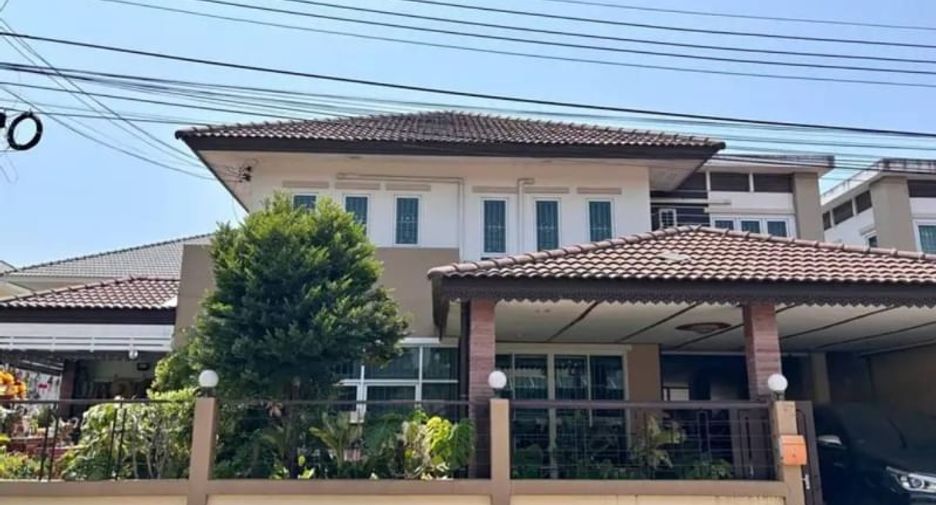For sale 4 bedrooms house in Si Racha, Chonburi