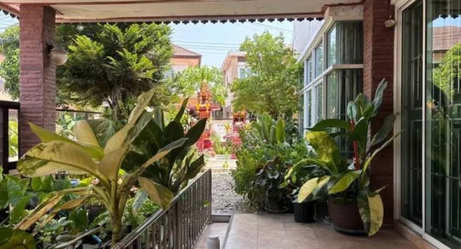 For sale 4 bedrooms house in Si Racha, Chonburi