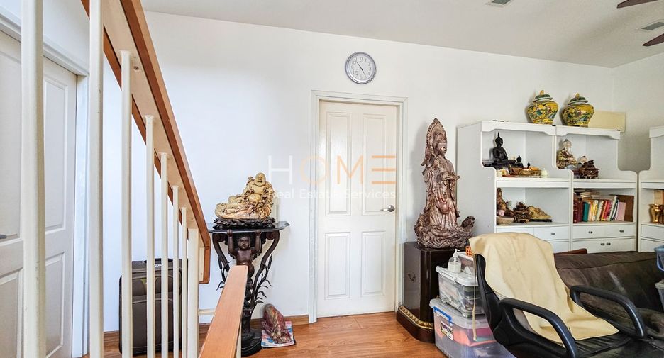 For sale 6 bedrooms house in Sai Mai, Bangkok