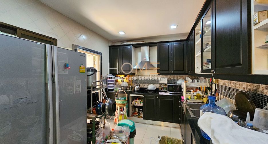 For sale 6 bedrooms house in Sai Mai, Bangkok