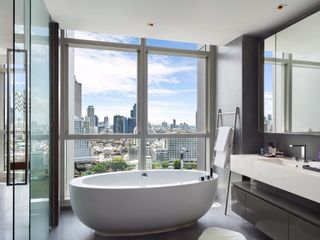 For rent 3 bed serviced apartment in Khlong San, Bangkok