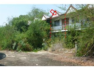 Casa adosada en venta de estudio en Tha Yang, Phetchaburi