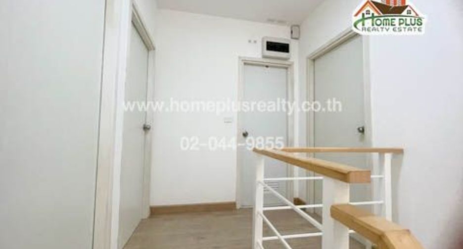 For sale 4 bedrooms townhouse in Lat Krabang, Bangkok