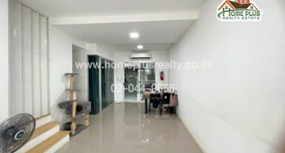 For sale 4 bedrooms townhouse in Lat Krabang, Bangkok