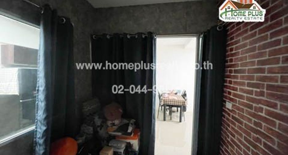 For sale 4 bedrooms townhouse in Lat Krabang, Bangkok