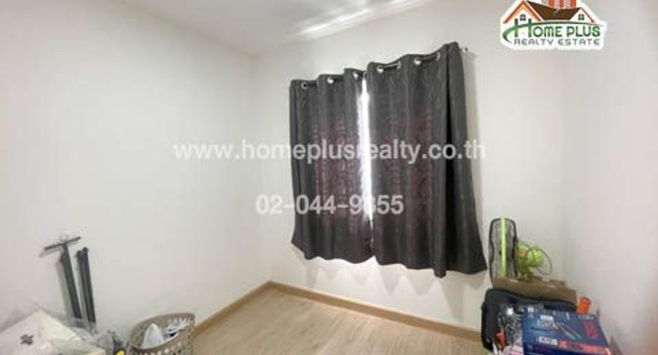 For sale 4 bedrooms townhouse in Lat Krabang, Bangkok