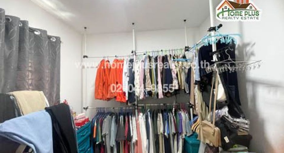For sale 4 bedrooms townhouse in Lat Krabang, Bangkok