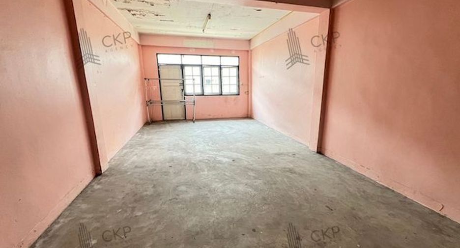 Gewerbefläche zum Kauf mit 2 Zimmer in Mueang Nonthaburi, Nonthaburi