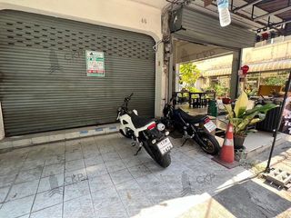 For sale 2 bed retail Space in Mueang Nonthaburi, Nonthaburi