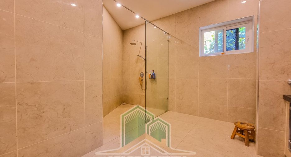 For rent and for sale 5 bedrooms house in Bang Lamung, Chonburi